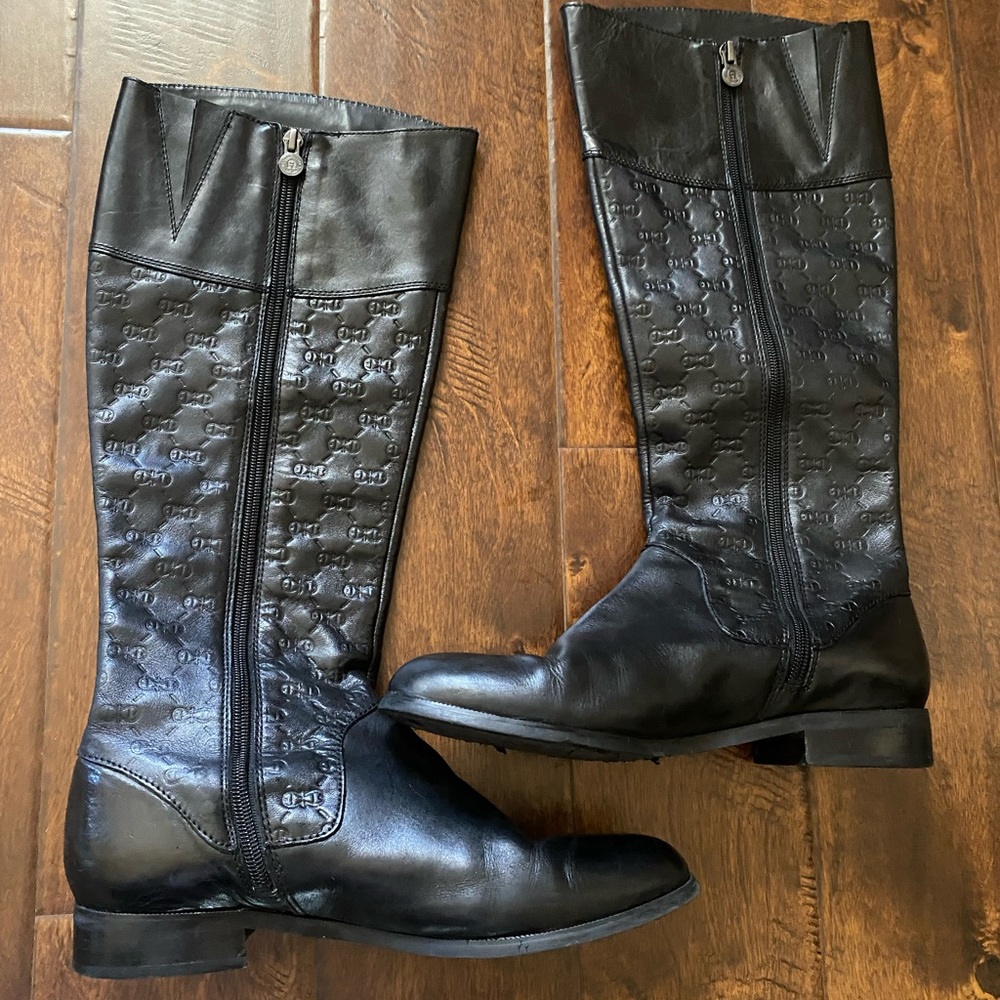 Etienne Aigner boots